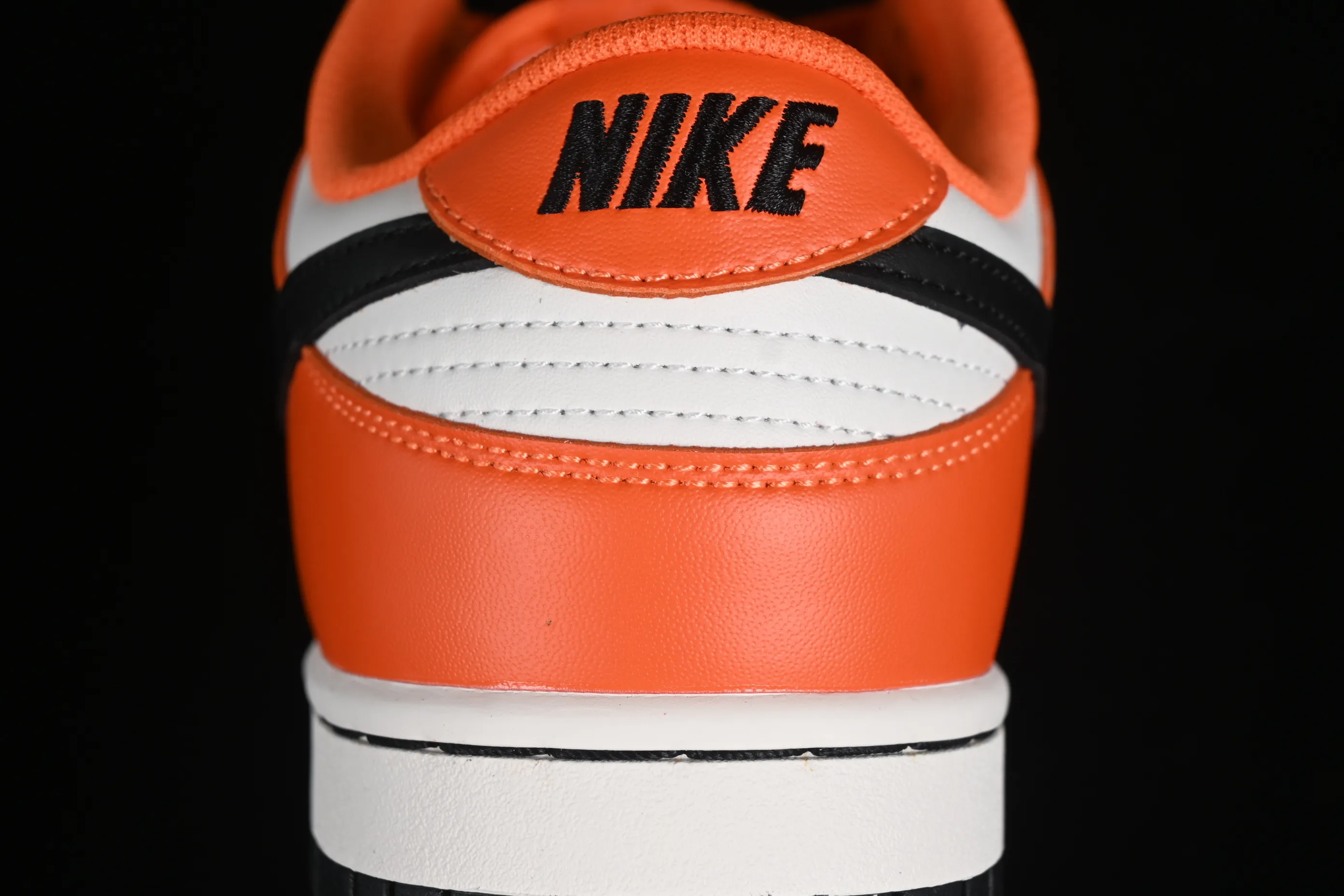 All Categories Nk SB Dunk Series Nk SB Dunk Low Low-top sneakers Nk SB Dunk Low White Orange Black Hook Low-top casual sneakers DH9765-003